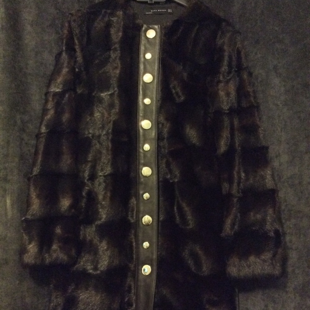 Zara Women Faux Mink Coat.
